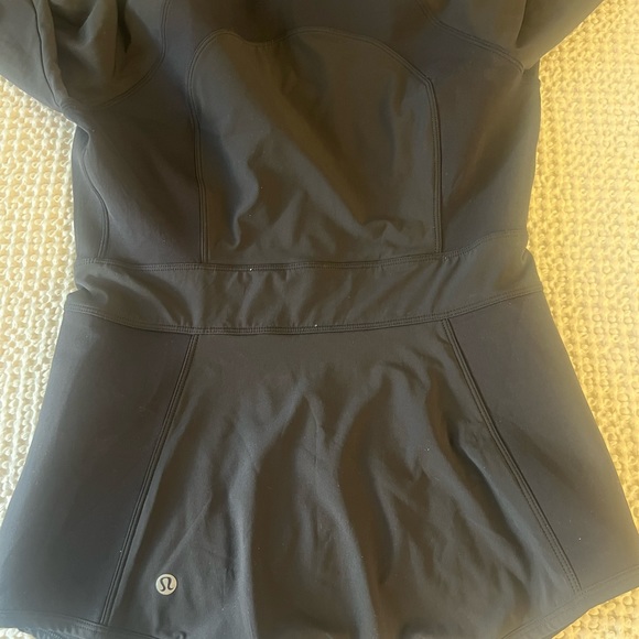 Black lululemon zip up hoodie size 4 - Picture 3 of 5